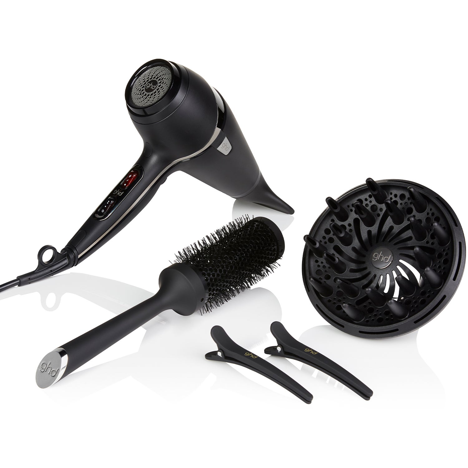 Köp ghd Air Professional Hair Drying Kit, Air Hairdryer, Vented Radial Brush, Sectioning Clips, Diffuser, Wide Nozzle & Protection cover ghd Hårfön fraktfritt