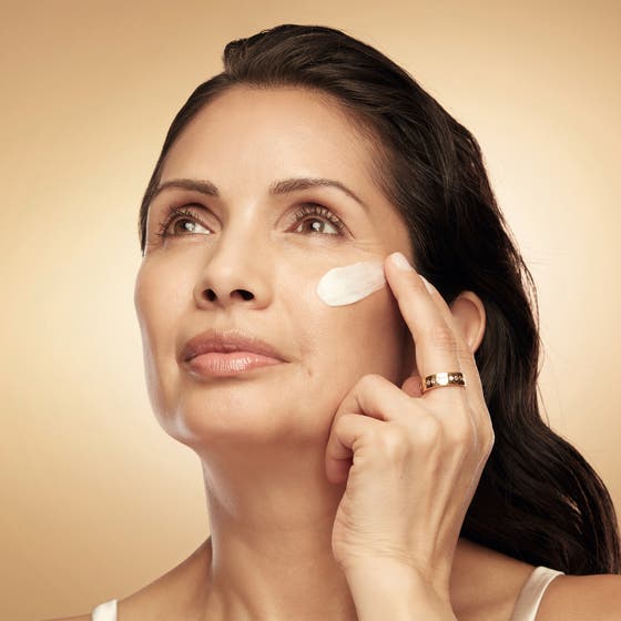 Revitalizing Supreme + Youth Power Creme