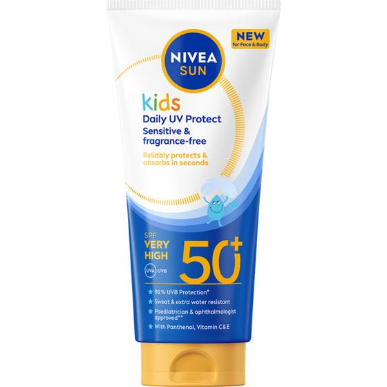 Nivea Sun Kids Daily UV Protect Sensitive SPF 50+ solkräm i vit och blå tub med gult lock.