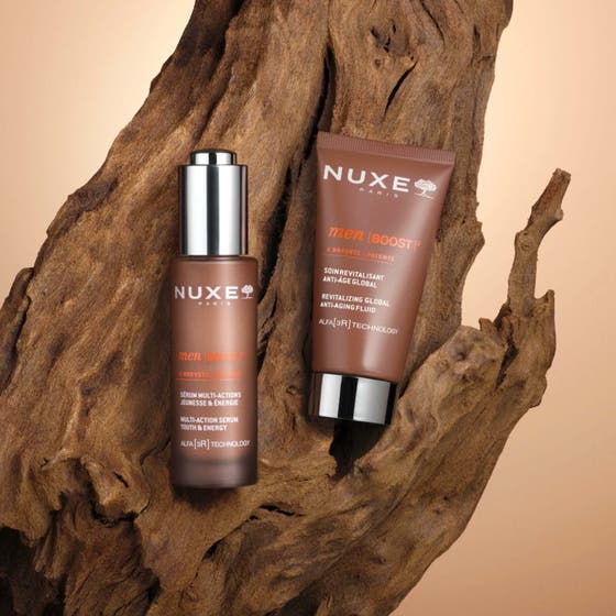 Nuxe Men Anti Age Cream 50 ml ansiktskrem gir fastere hud for 100 prosent av menn vist med hvit kremtekstur.
