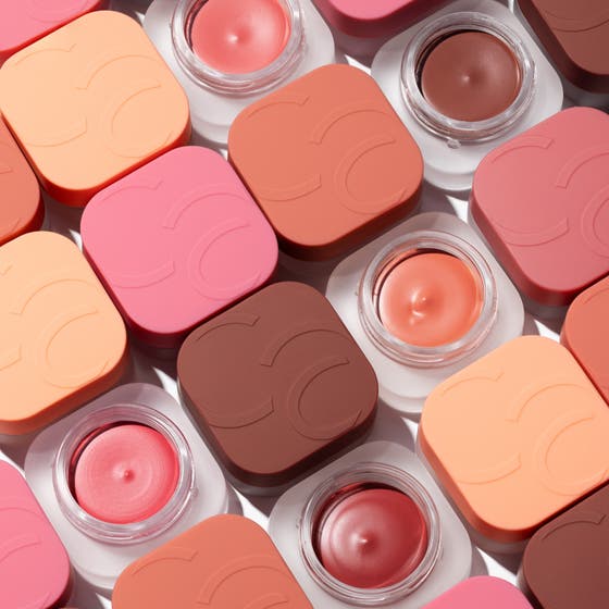 Velvet Pudding Blurring Blush