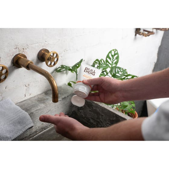 Morgonfrisk - Energigivande Rutin med SPF för Män som Vill Skydda och Fräscha Upp