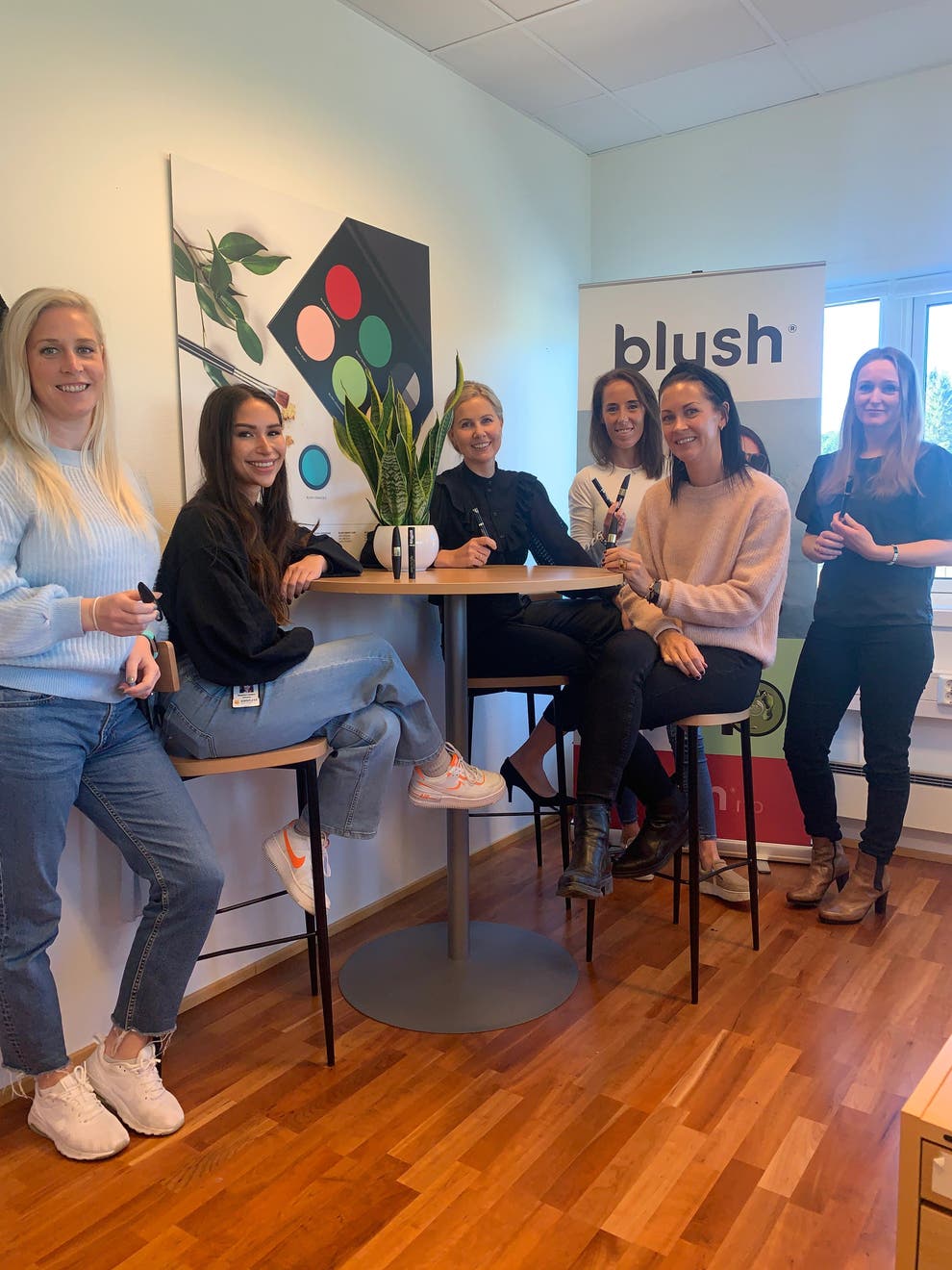 Blush tester mascara